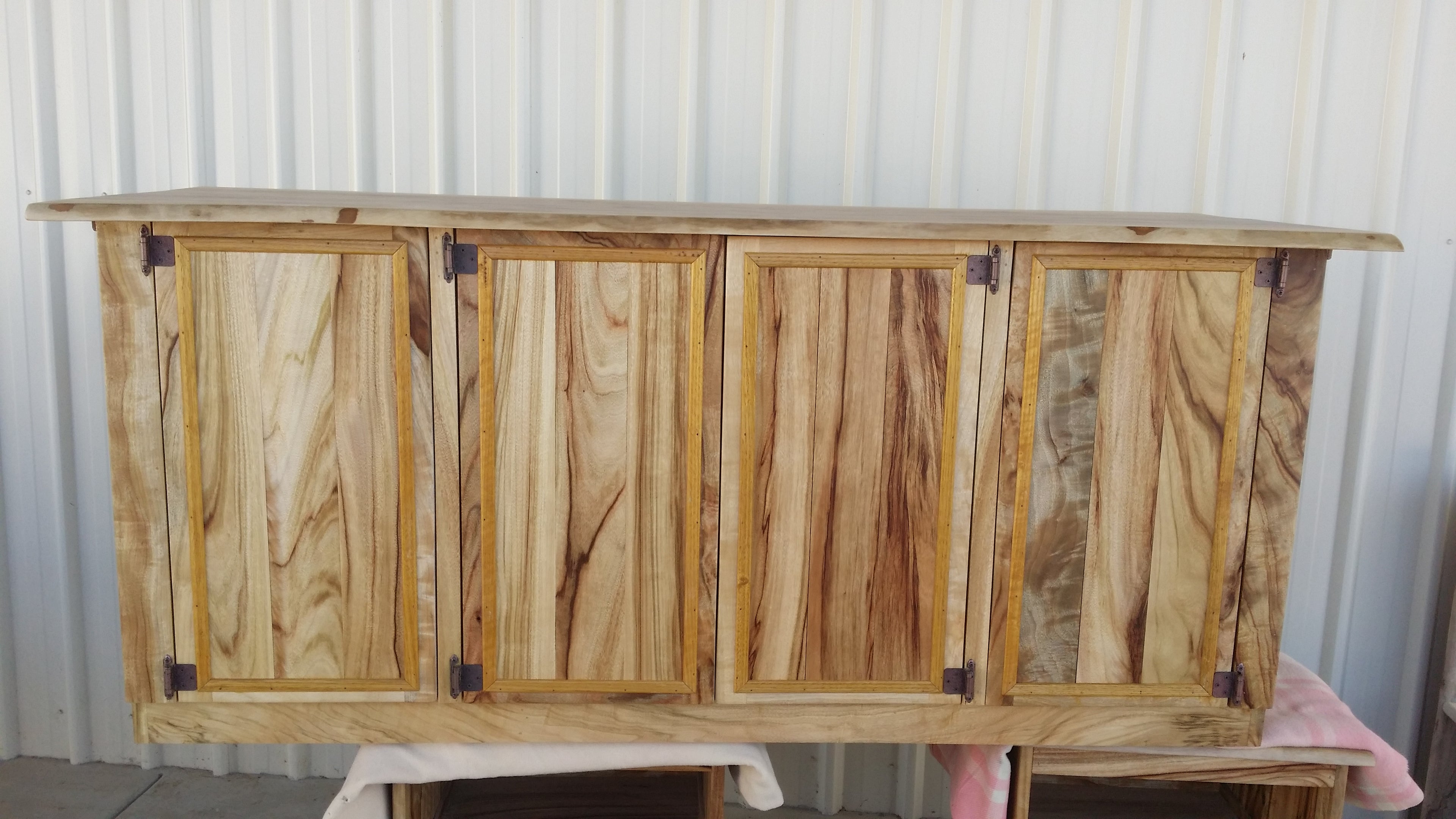 Camphor Laurel Alfresco Kitchen