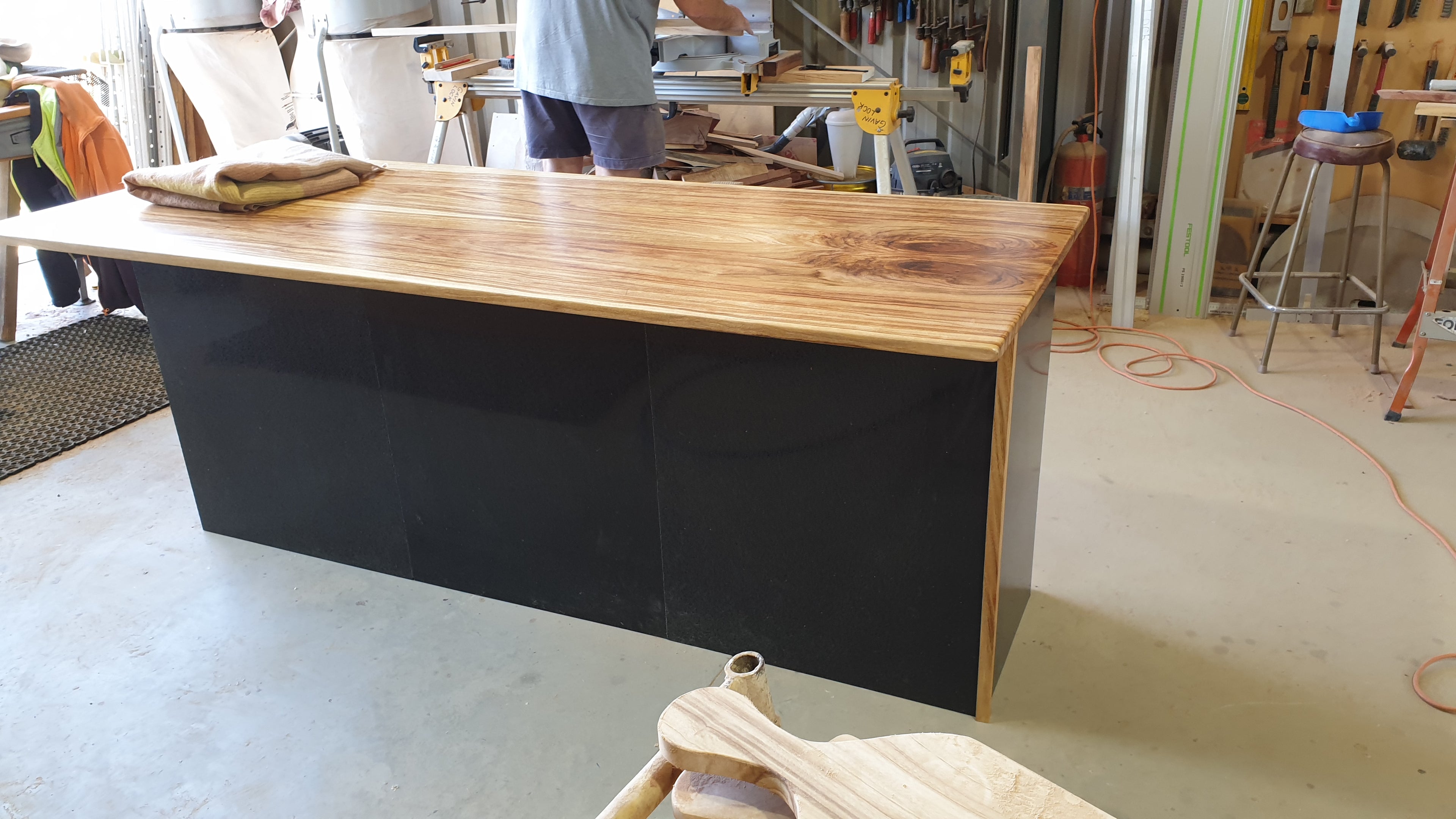 Camphor Laurel Island Bench