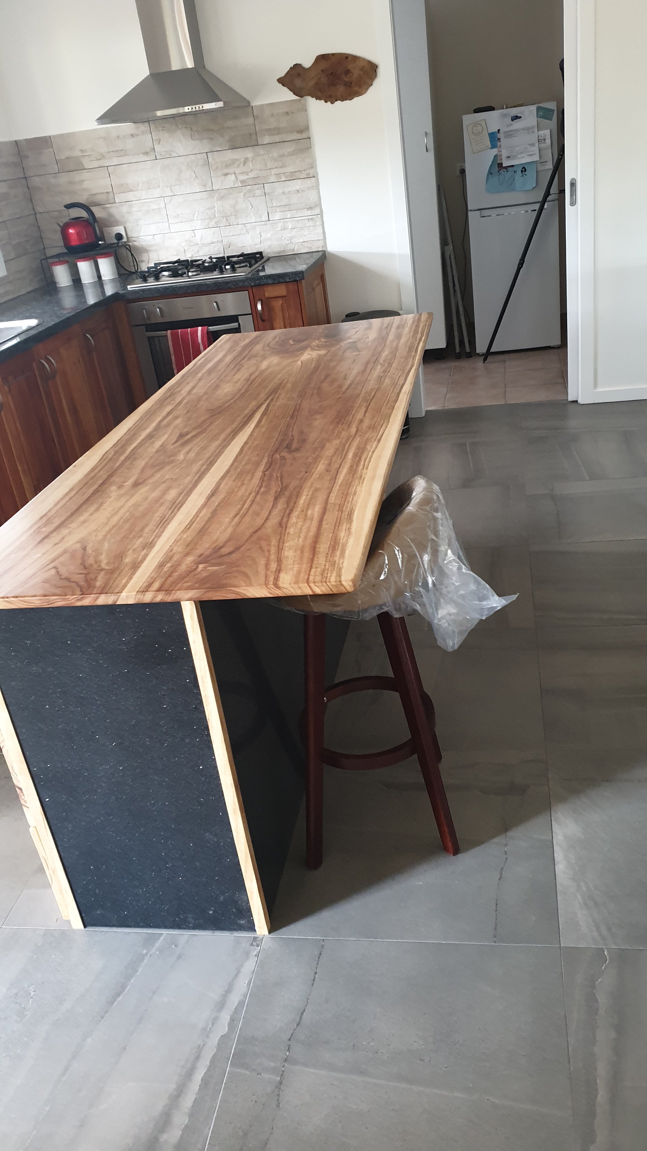 Camphor Laurel Island Bench