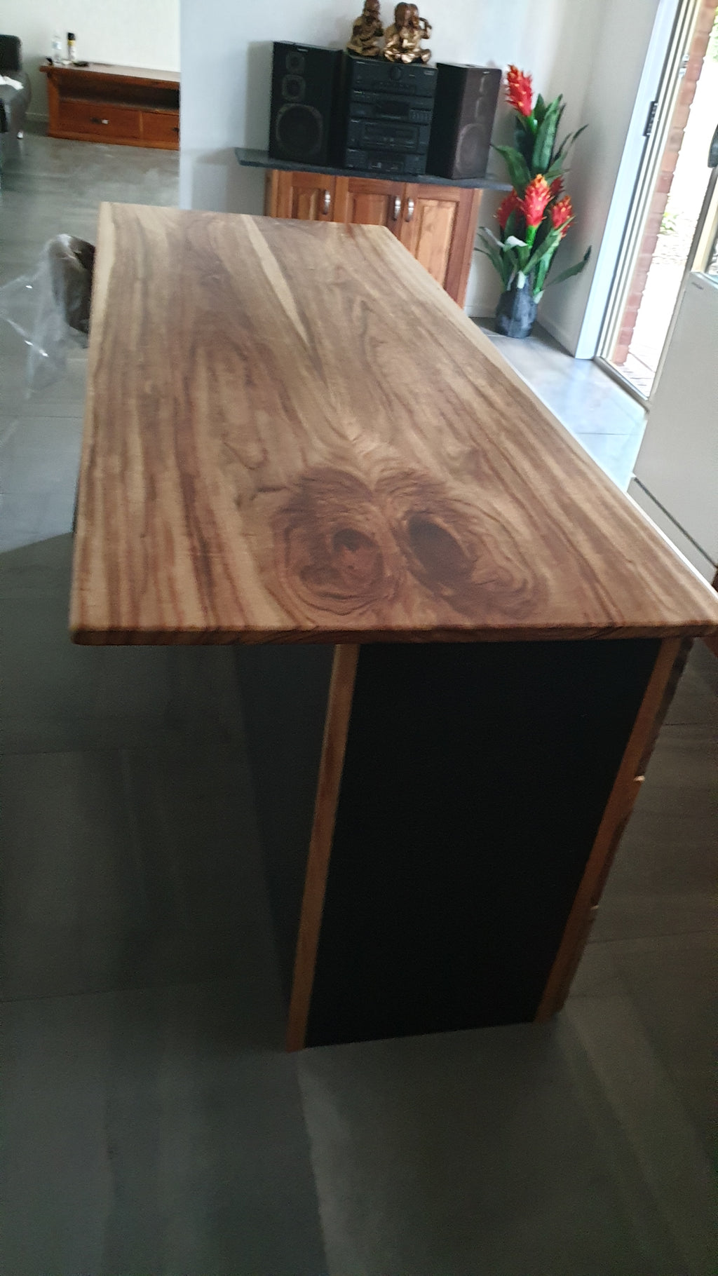 Camphor Laurel Island Bench